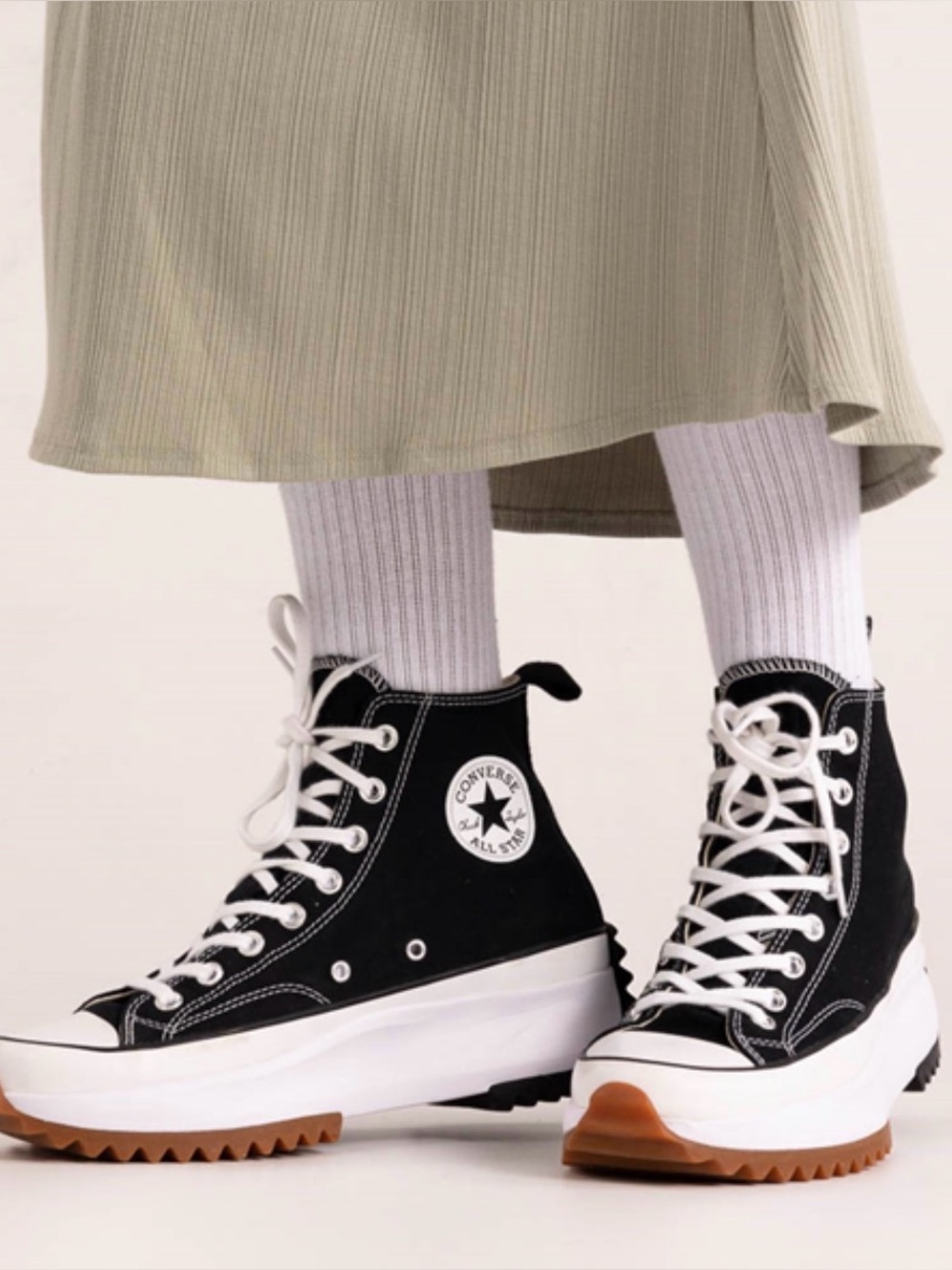 🖤🤍Like New Converse Run Star Hike Platform Sneaker🖤🤍